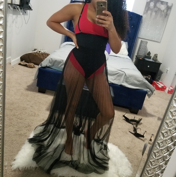 Beach mesh skirt. - Picture 2 of 2